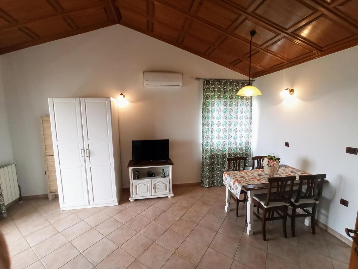Villa Margerita Kastelir Luaran gambar